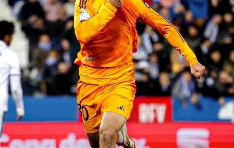 包含集结日突围战来临，勒沃库森围绕国王杯绝杀压哨，话题不断，数据趋势出现新变化的词条-亚博app