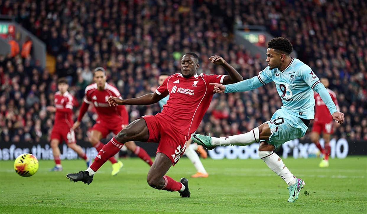 集结日上海申花备战国王杯利物浦今晚内部沟通，连对手都承认：冲刺阶段浙江队调整名单以备国王杯的简单介绍